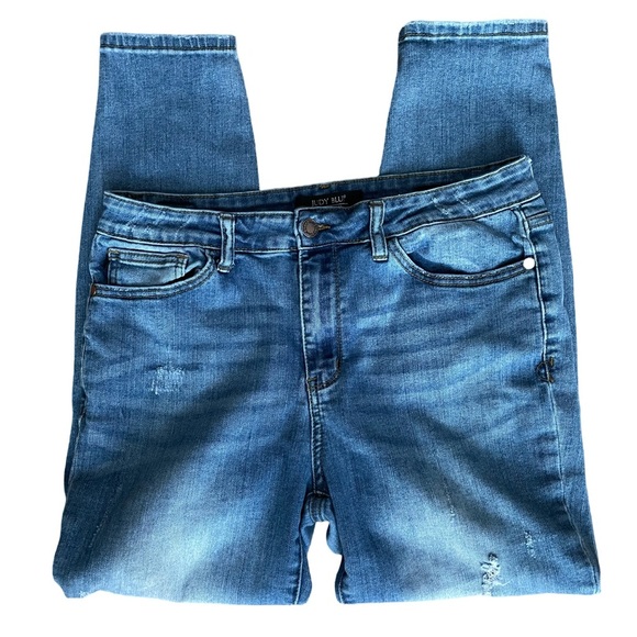 Judy Blue Relaxed Fit Distressed Blue Jeans. Size 32 - Picture 3 of 8